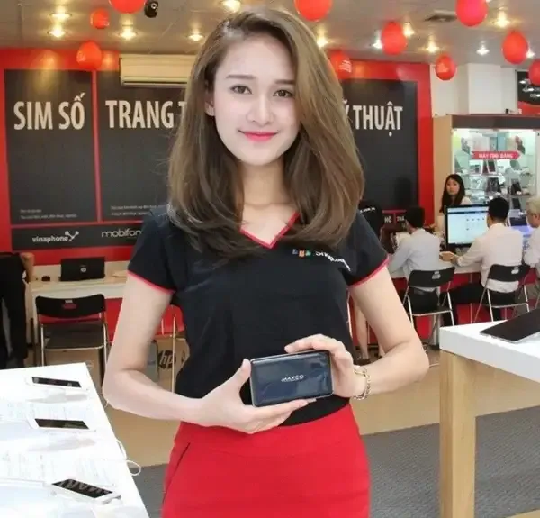 FPT Shop – FPT Studio mua hàng trải nghiệm siêu tệ 2025